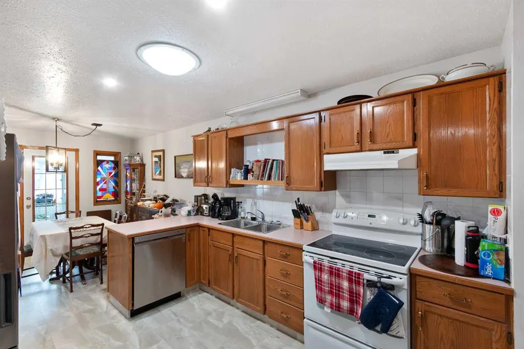 4102 Silverpark Estates Close