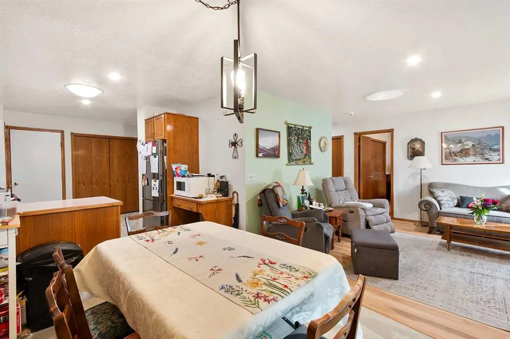 4102 Silverpark Estates Close