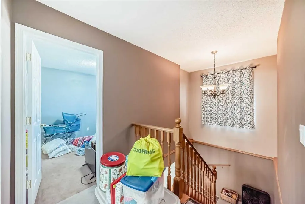 124 Creek Gardens Close NW