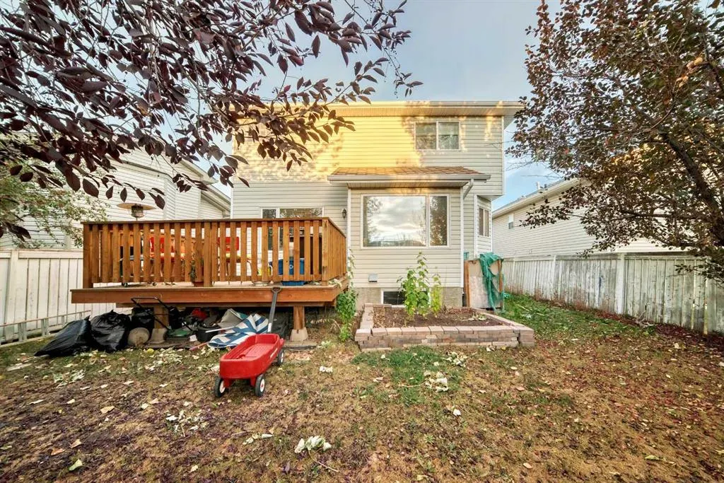 124 Creek Gardens Close NW