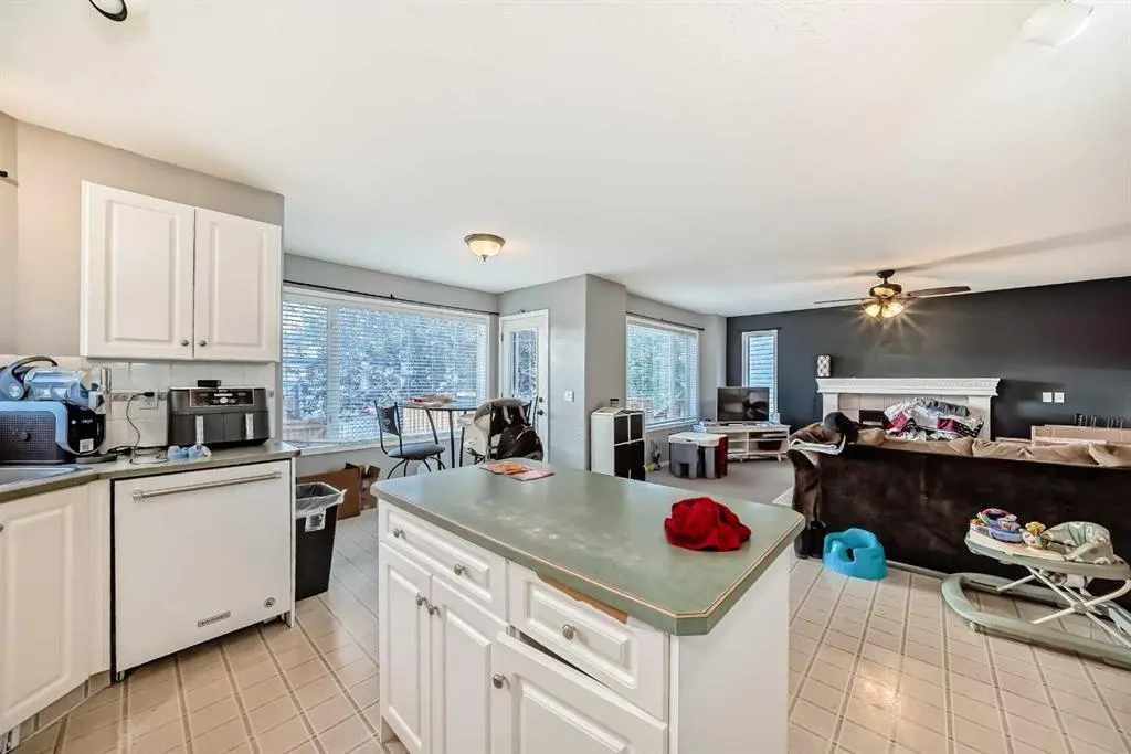 124 Creek Gardens Close NW