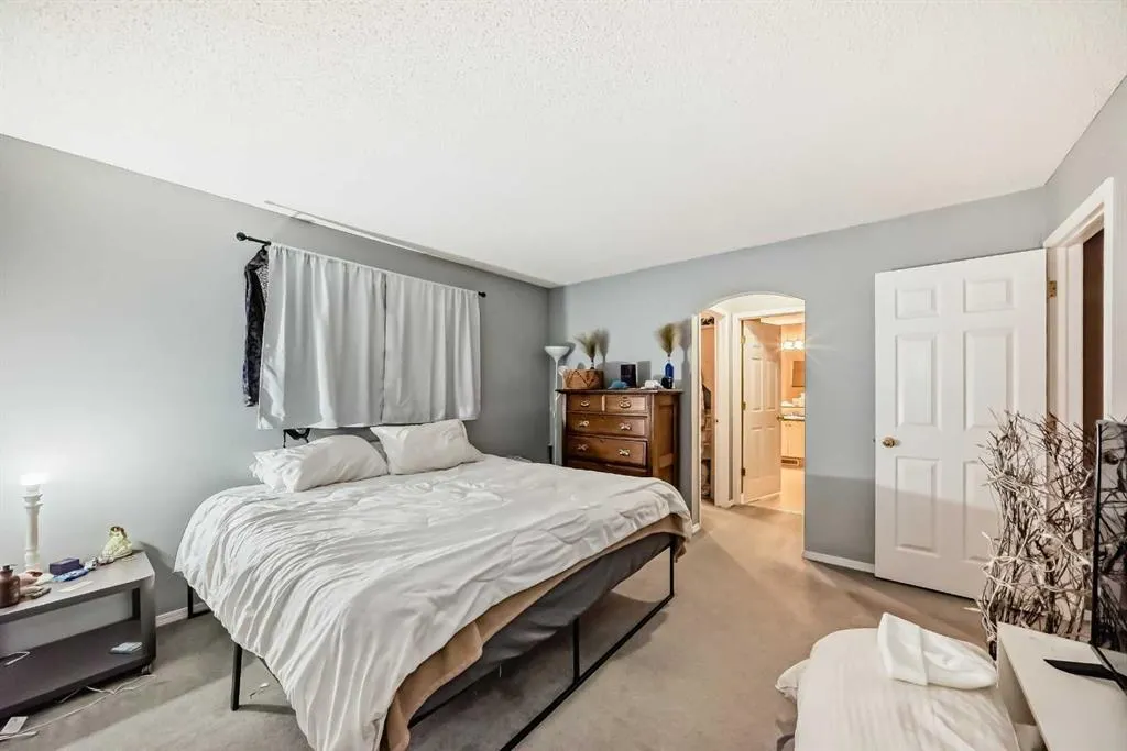 124 Creek Gardens Close NW