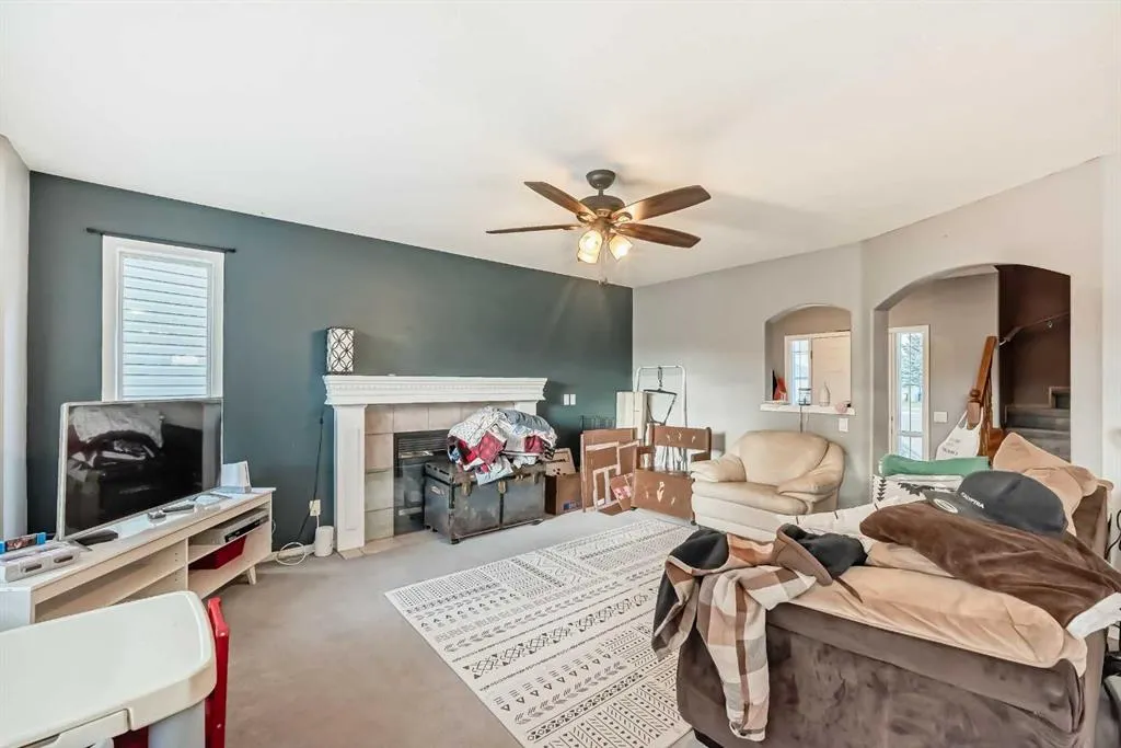 124 Creek Gardens Close NW