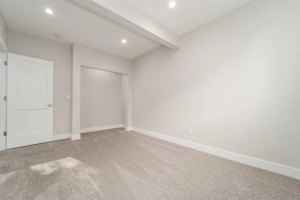 42 Riverwood Place SW