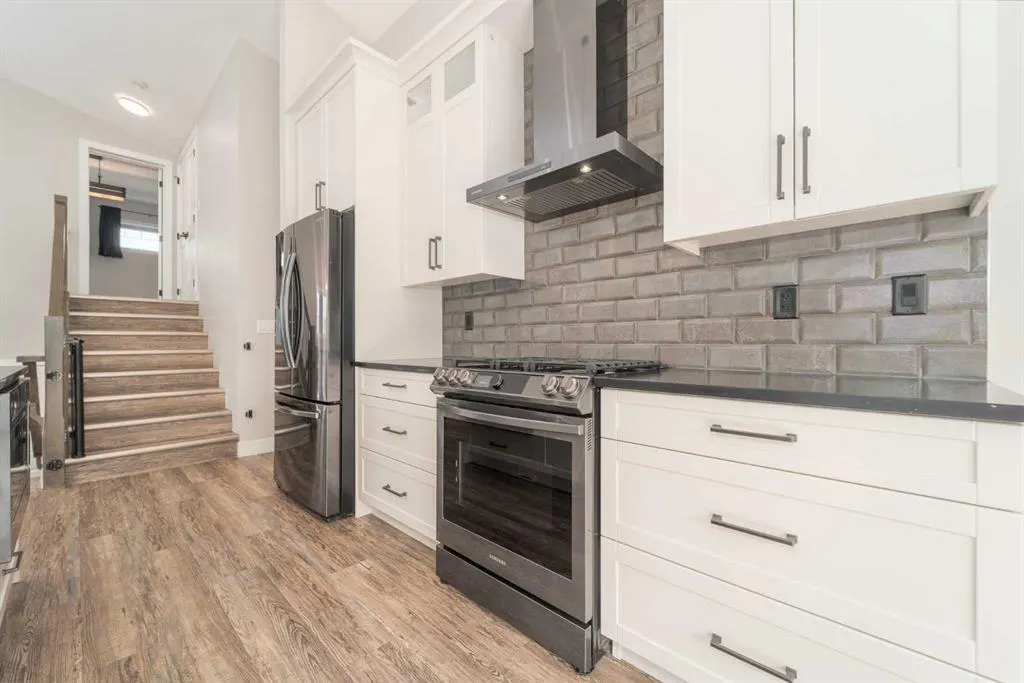 42 Riverwood Place SW