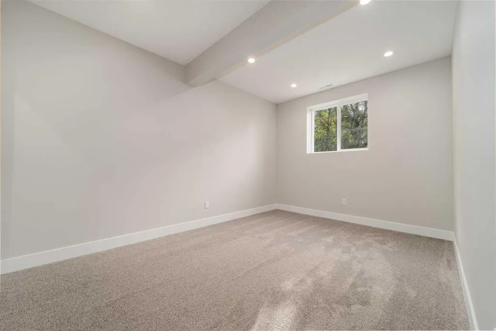42 Riverwood Place SW