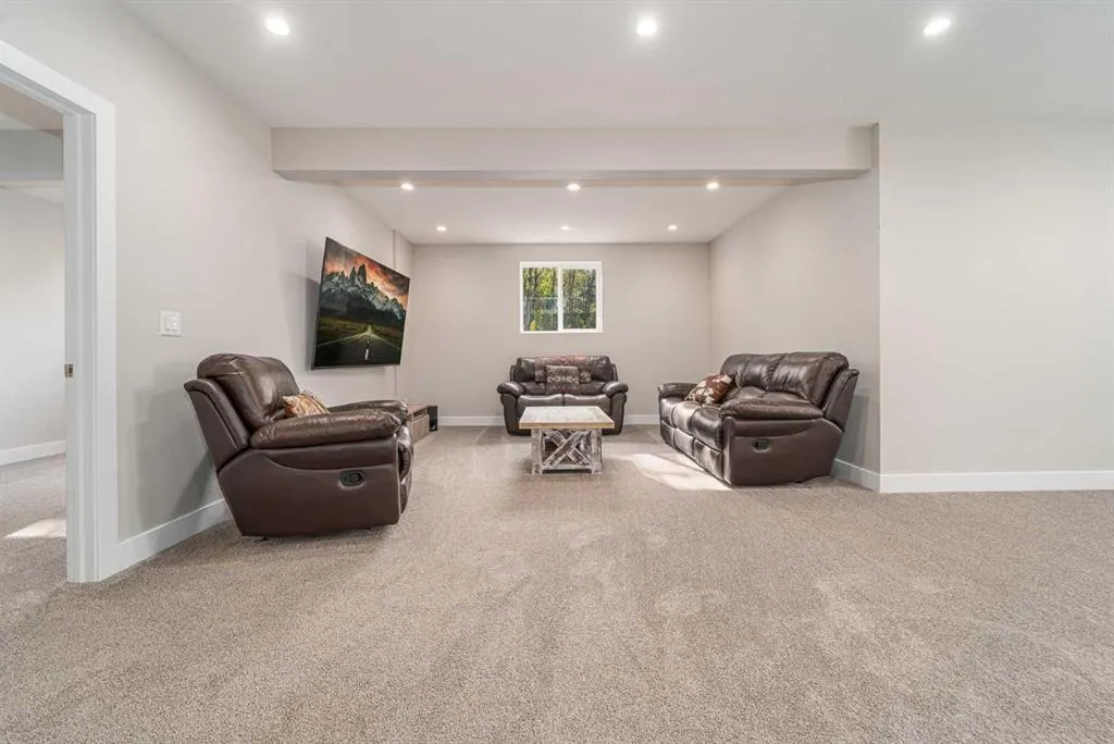 42 Riverwood Place SW
