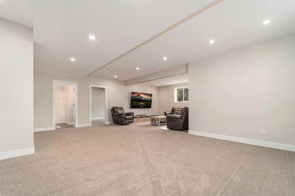42 Riverwood Place SW