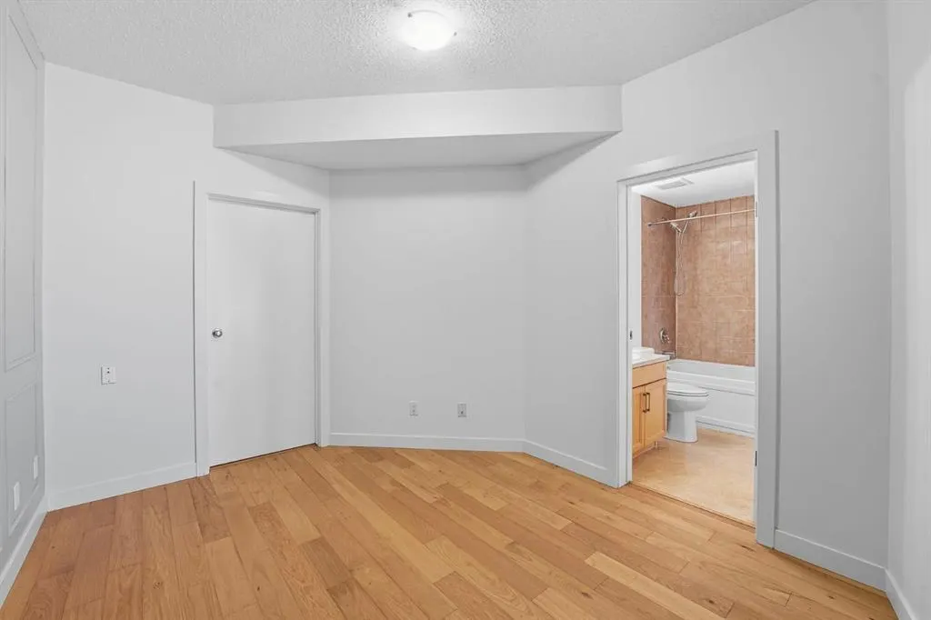 1000 15 Avenue SW, #209
