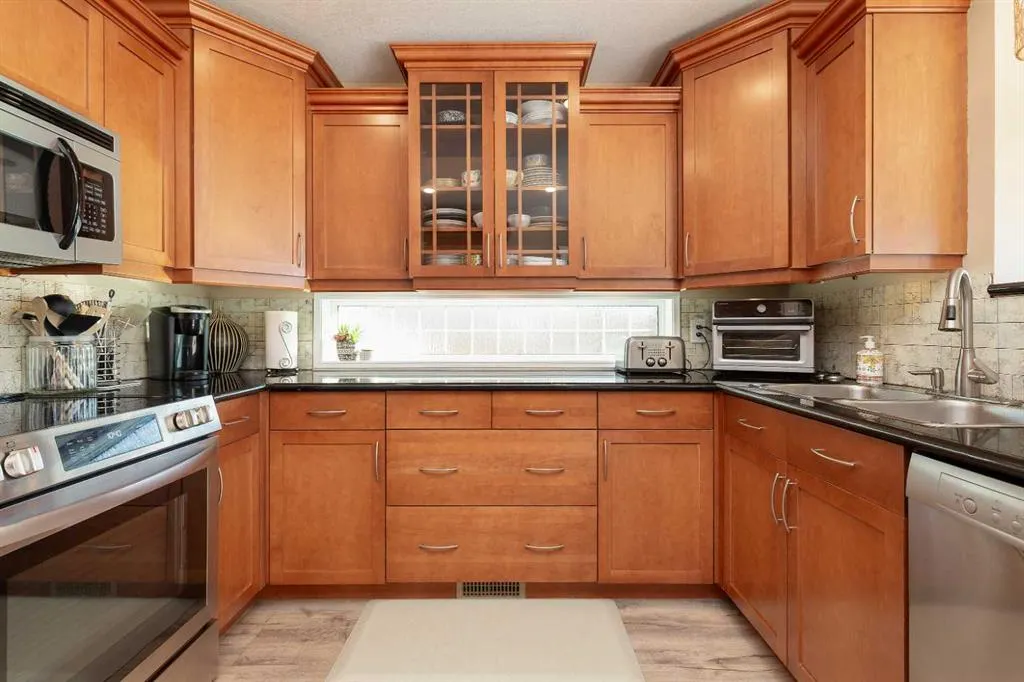 80 Canyon Boulevard W