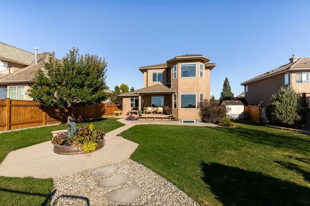 80 Canyon Boulevard W