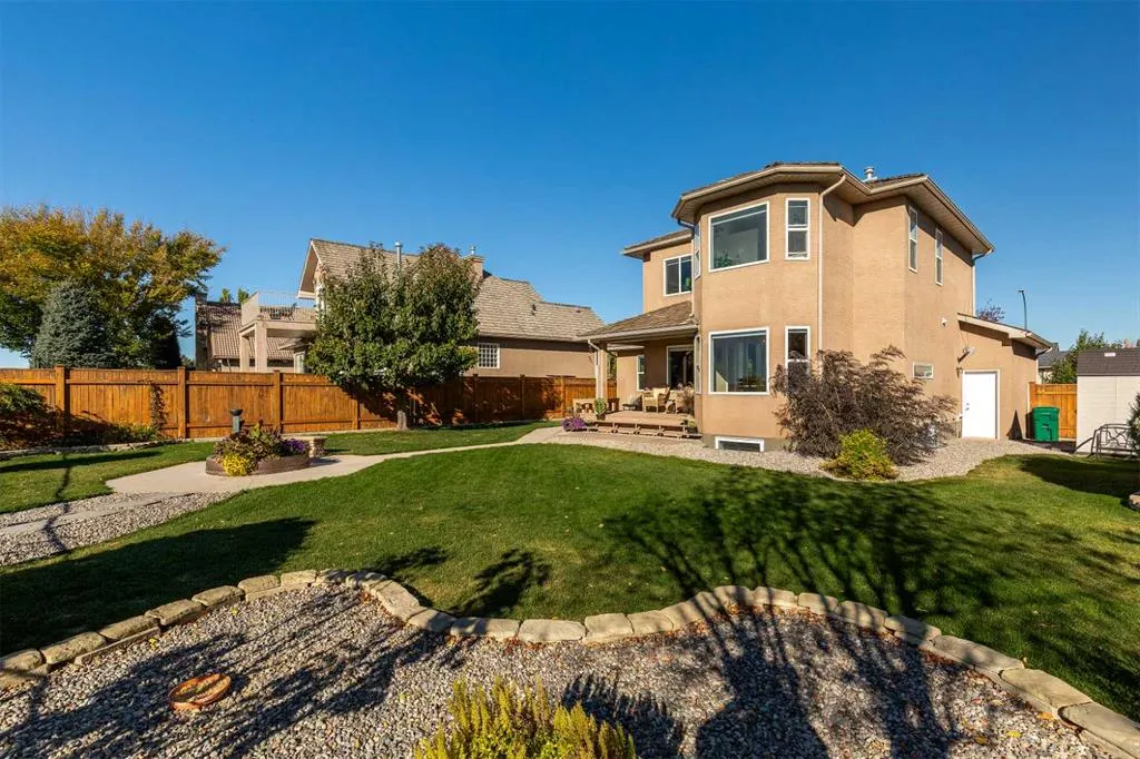 80 Canyon Boulevard W