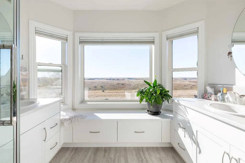80 Canyon Boulevard W