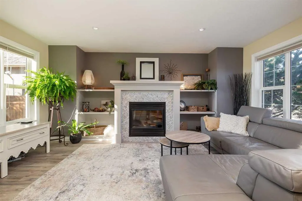 80 Canyon Boulevard W