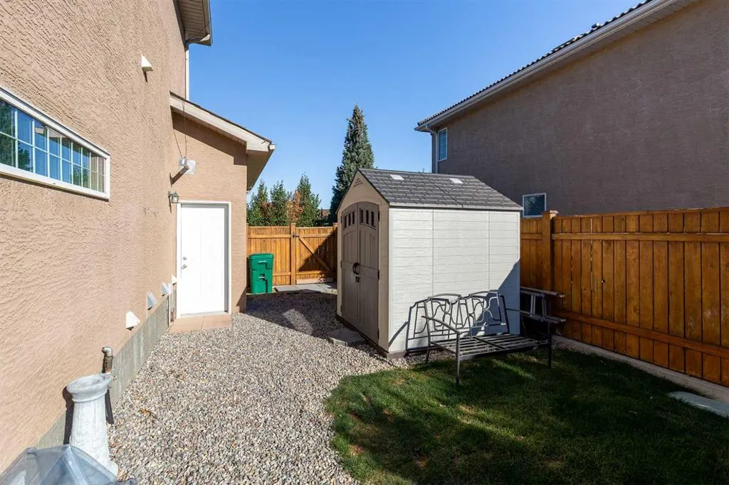 80 Canyon Boulevard W