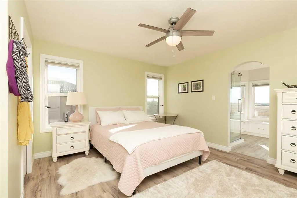 80 Canyon Boulevard W