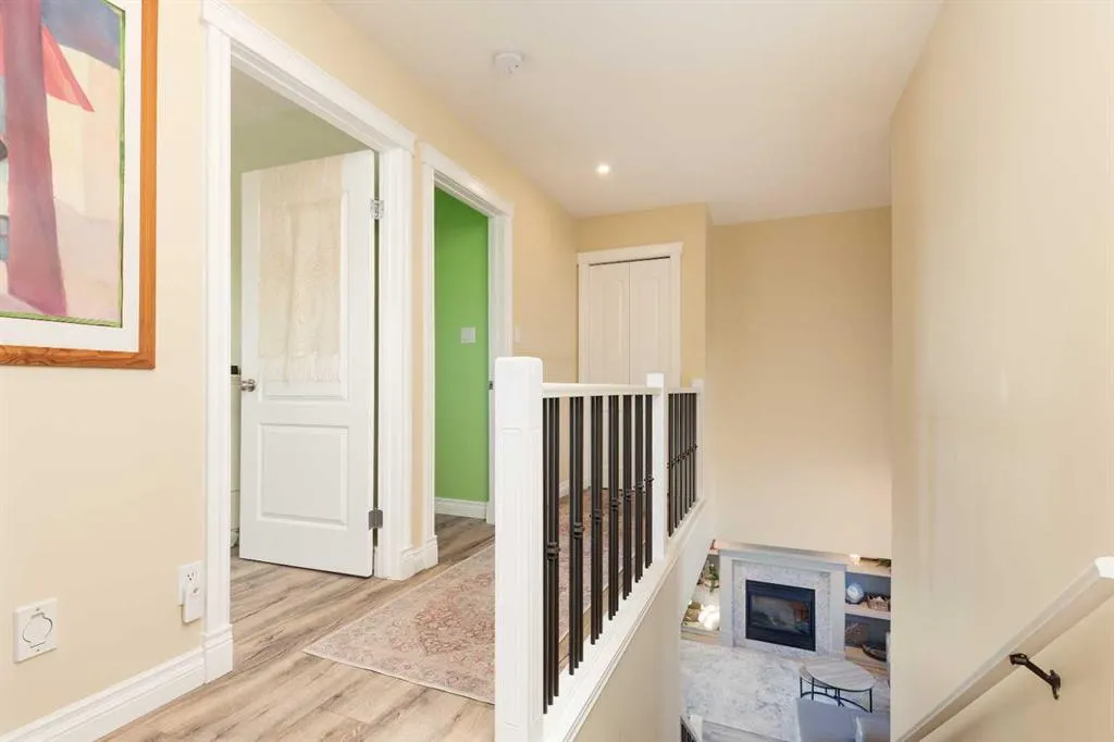 80 Canyon Boulevard W