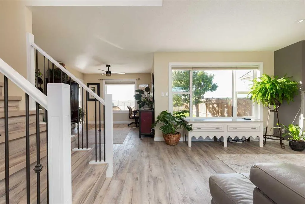 80 Canyon Boulevard W
