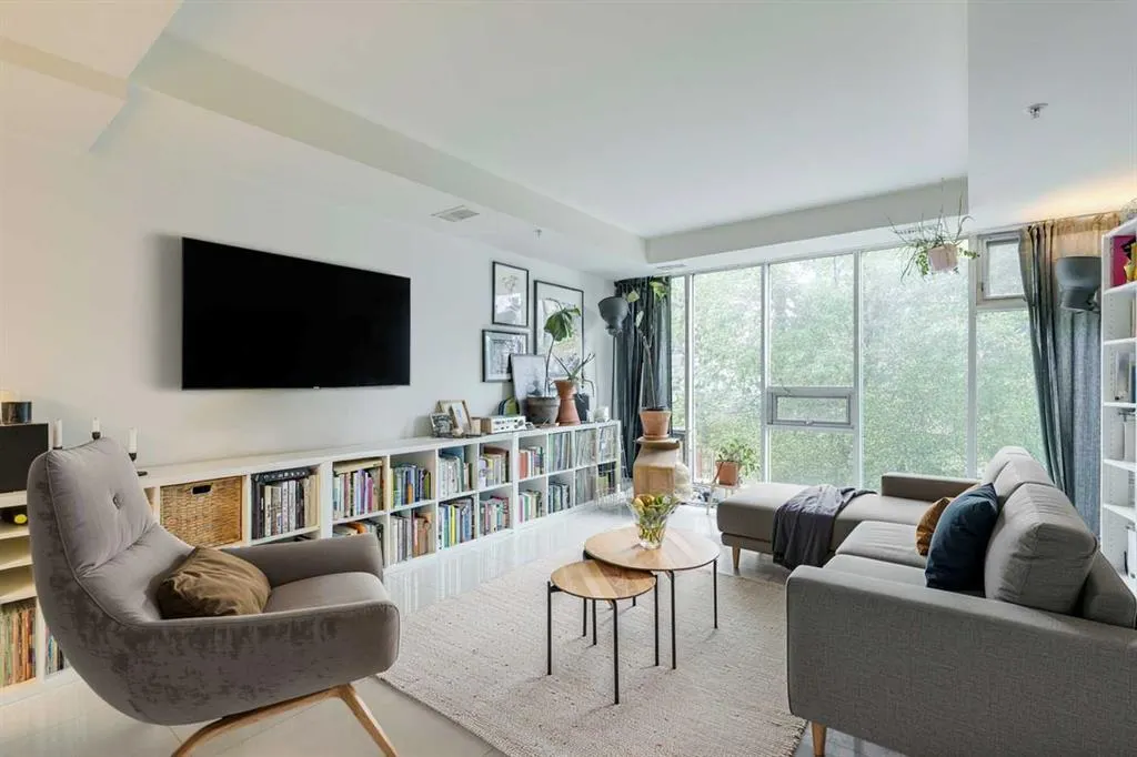 1020 9 Avenue SE, #210
