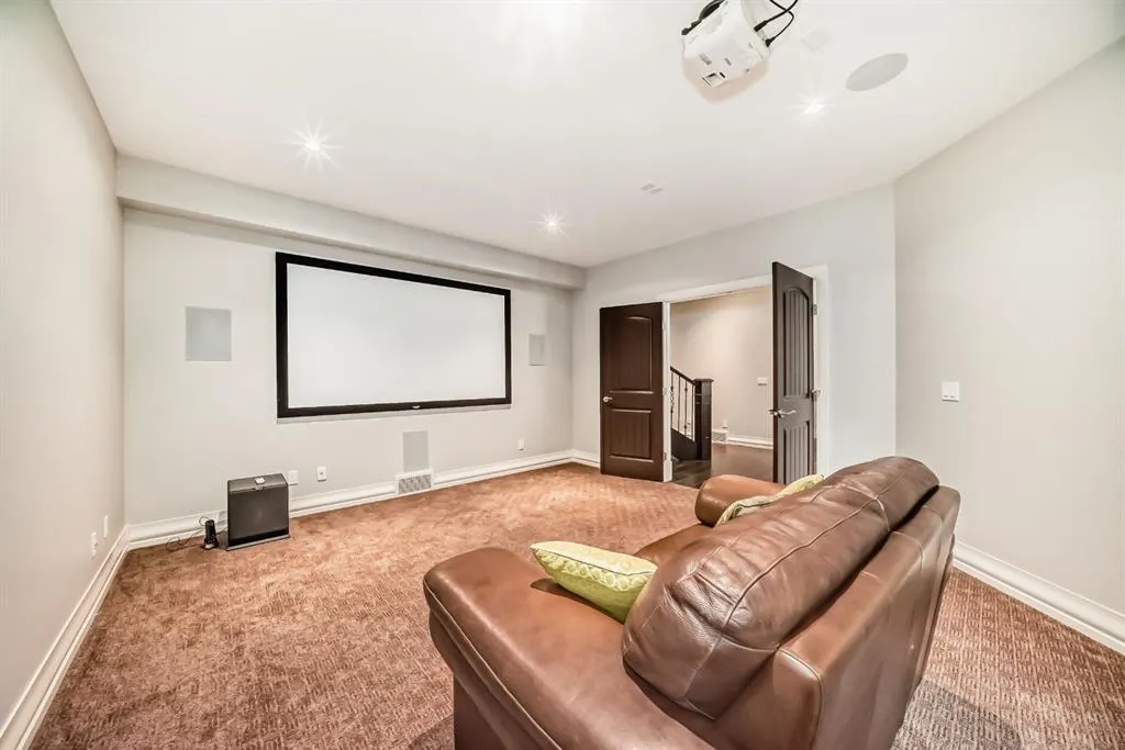 19 Aspen Ridge Heath SW
