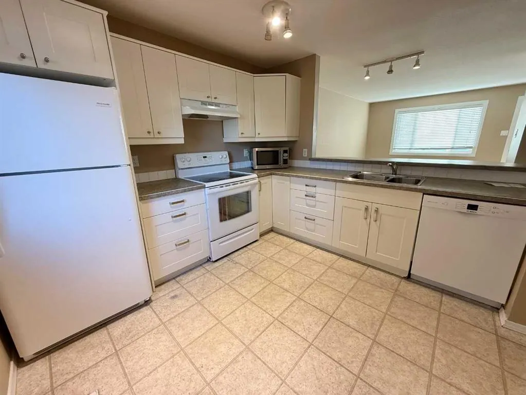 3406 20 Avenue S, #30