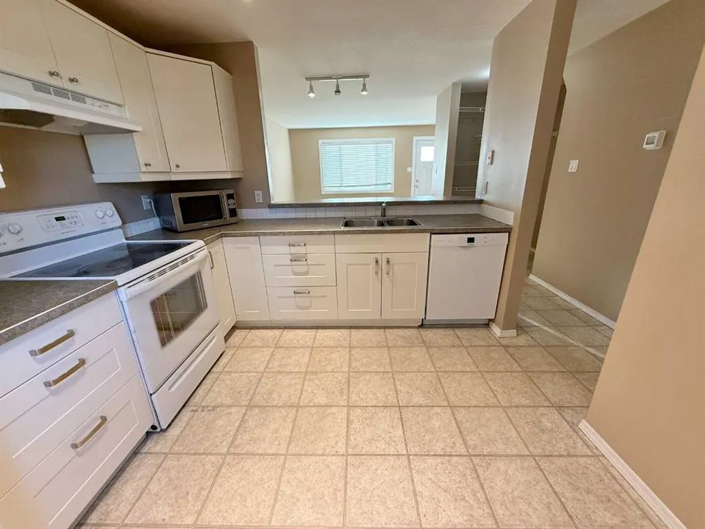 3406 20 Avenue S, #30