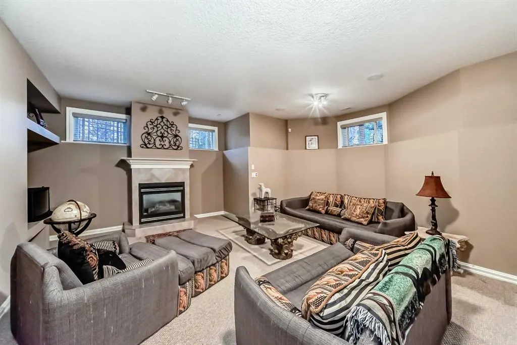 7001 Strathridge Gate SW