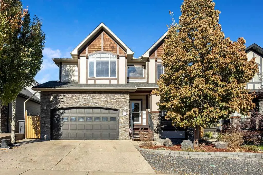 137 Magenta Crescent