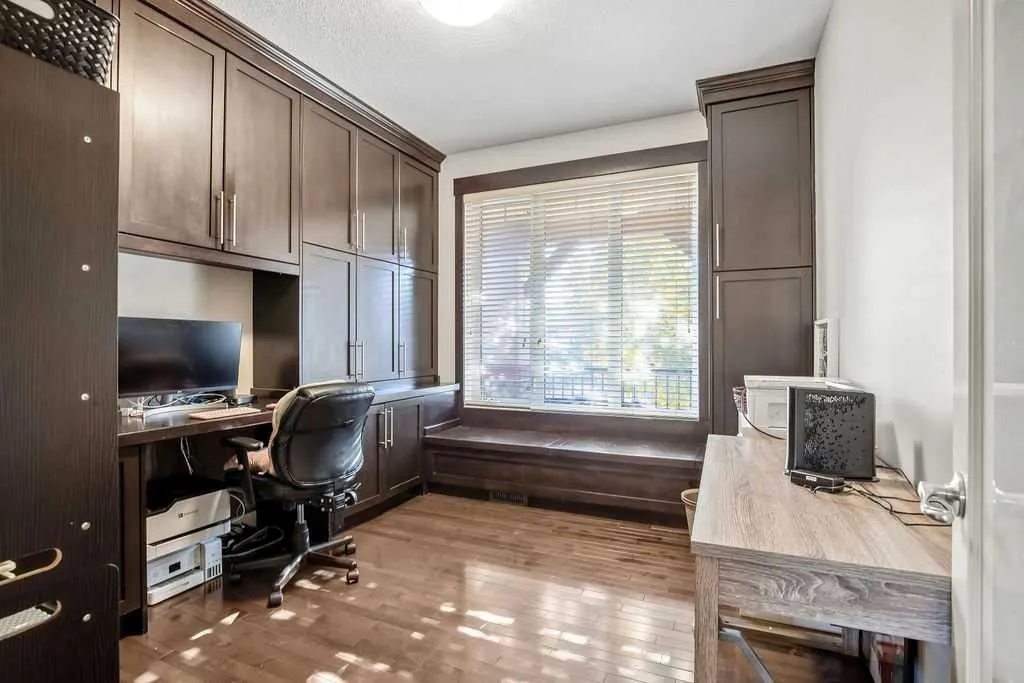 137 Magenta Crescent