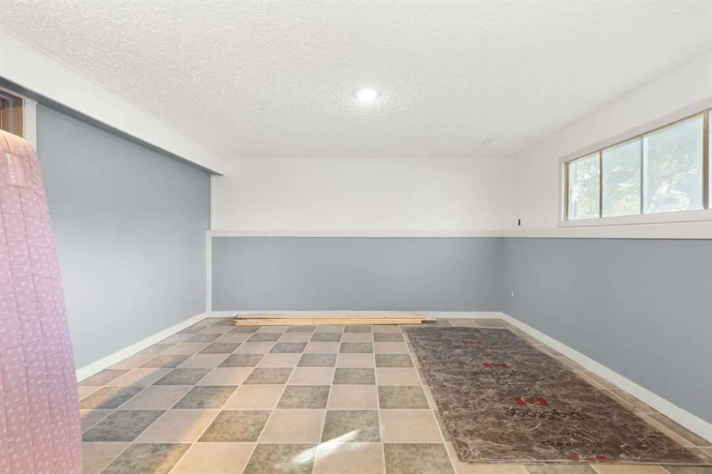 8 Cypress Way SE