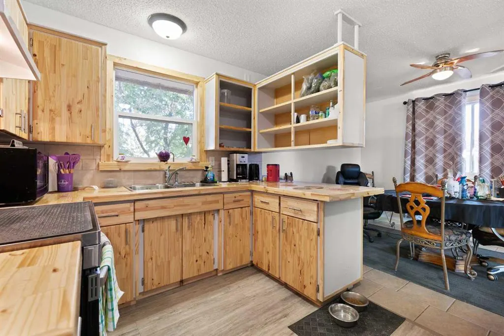 8 Cypress Way SE