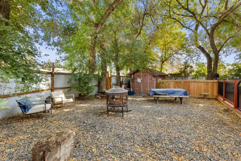 8 Cypress Way SE