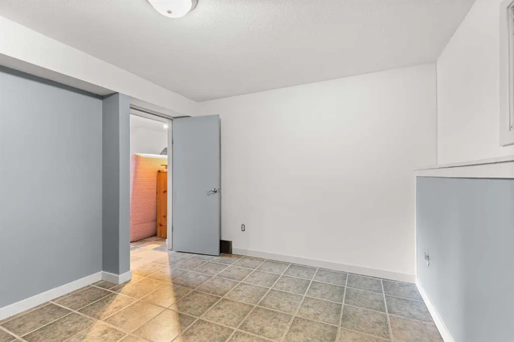 8 Cypress Way SE