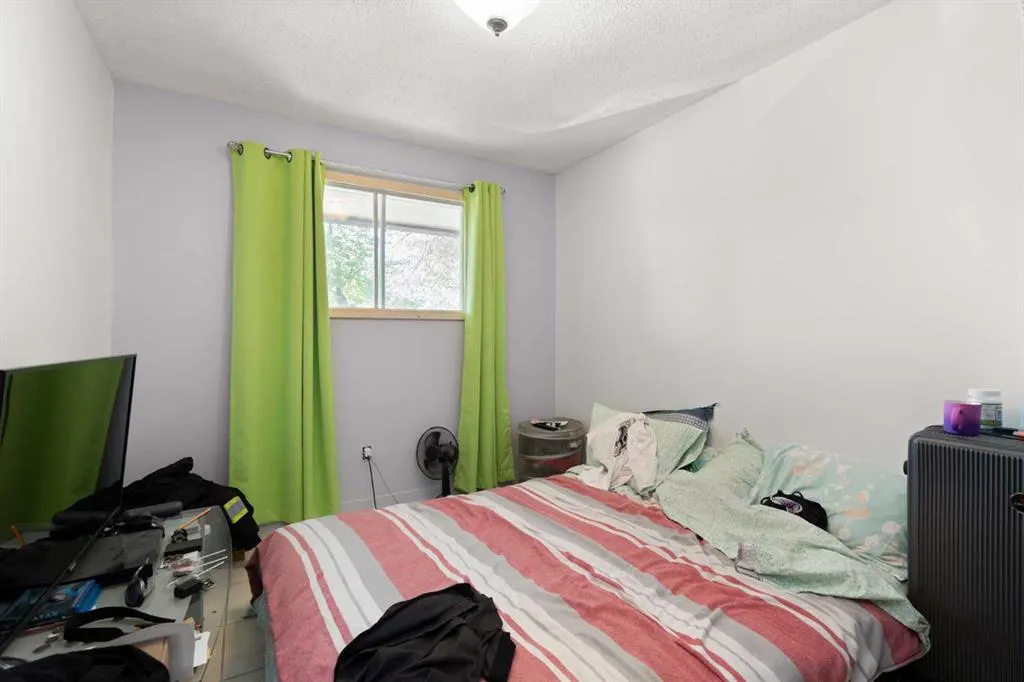 8 Cypress Way SE