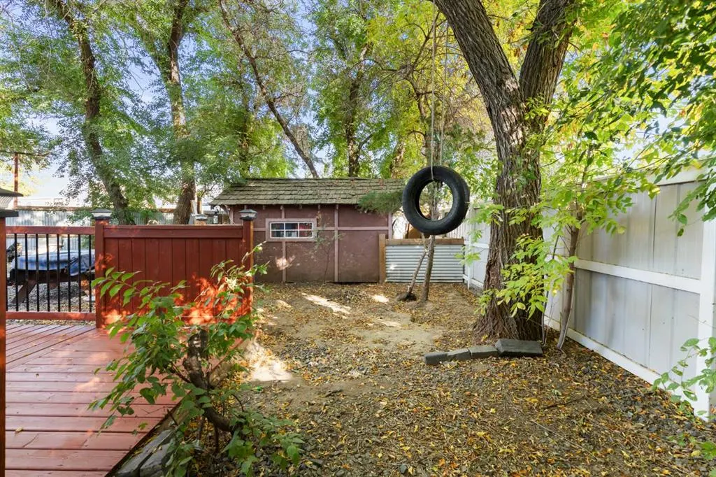 8 Cypress Way SE