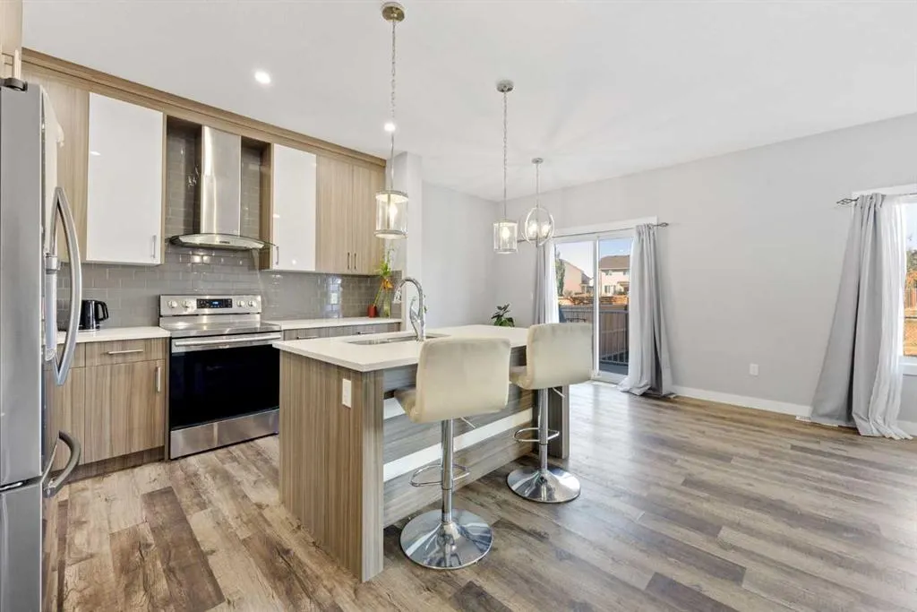 743 Edgefield Crescent