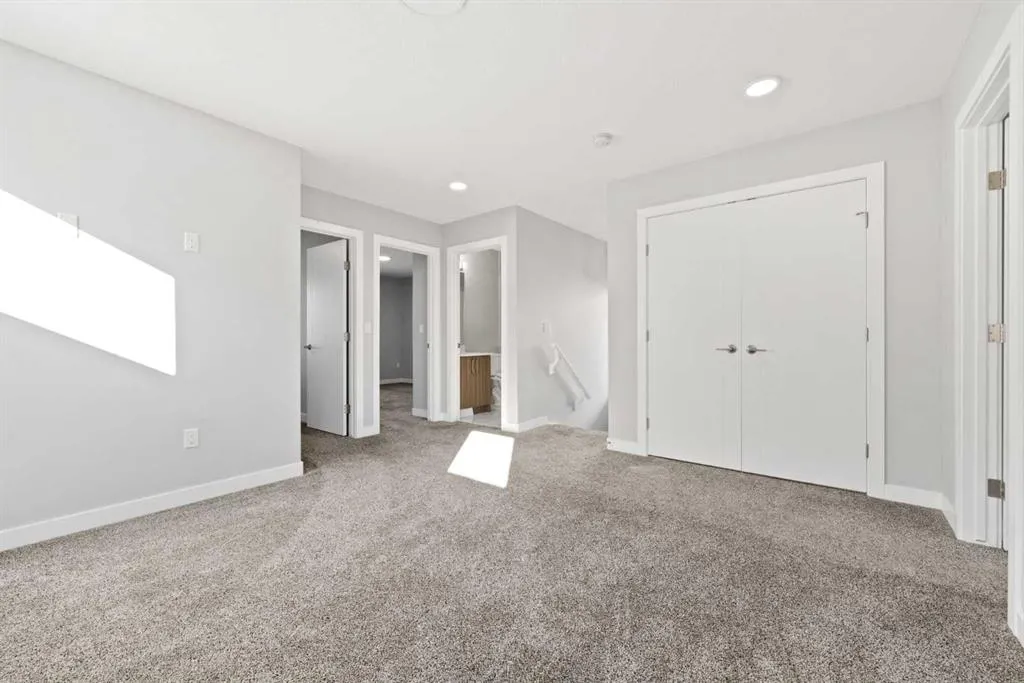 743 Edgefield Crescent