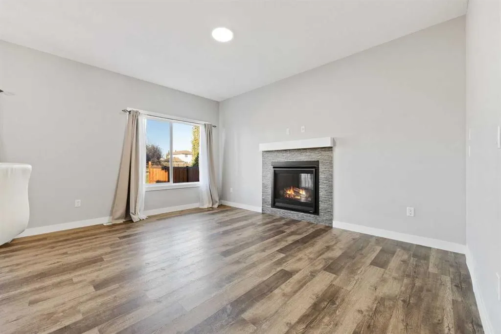 743 Edgefield Crescent