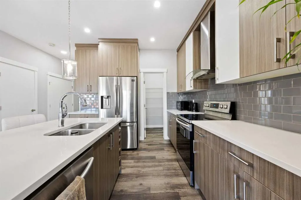 743 Edgefield Crescent