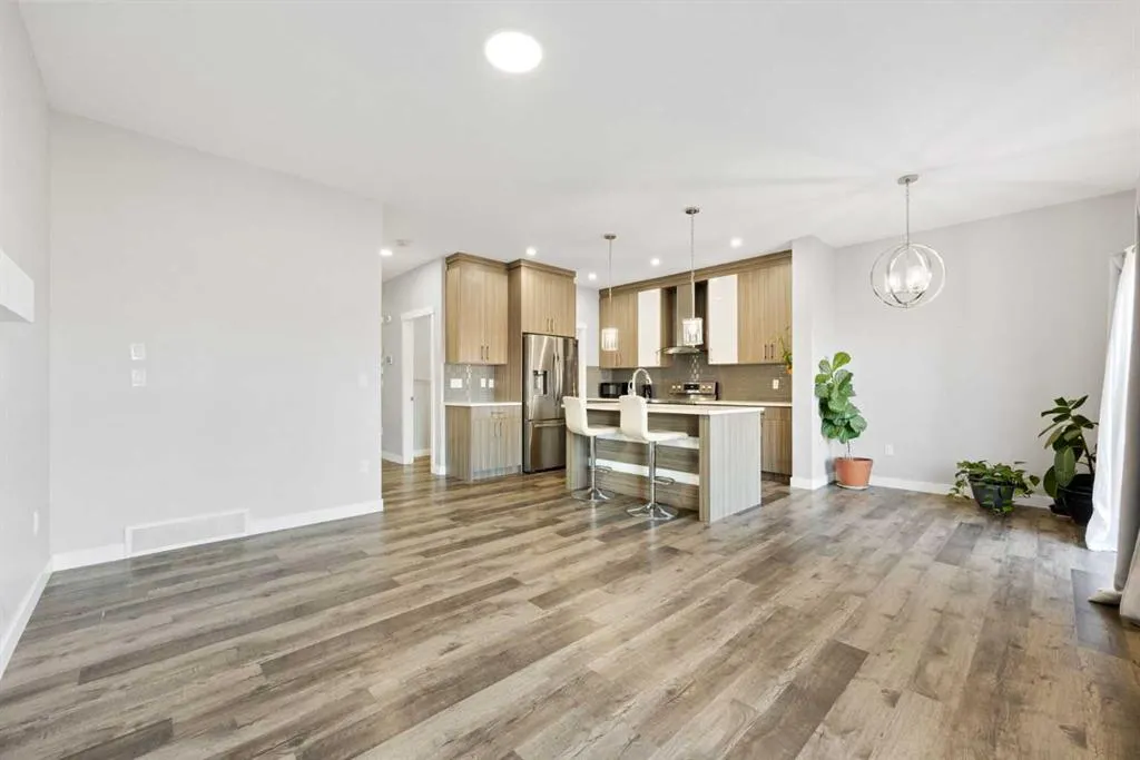 743 Edgefield Crescent
