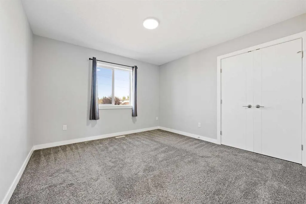 743 Edgefield Crescent