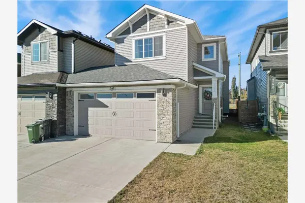 743 Edgefield Crescent