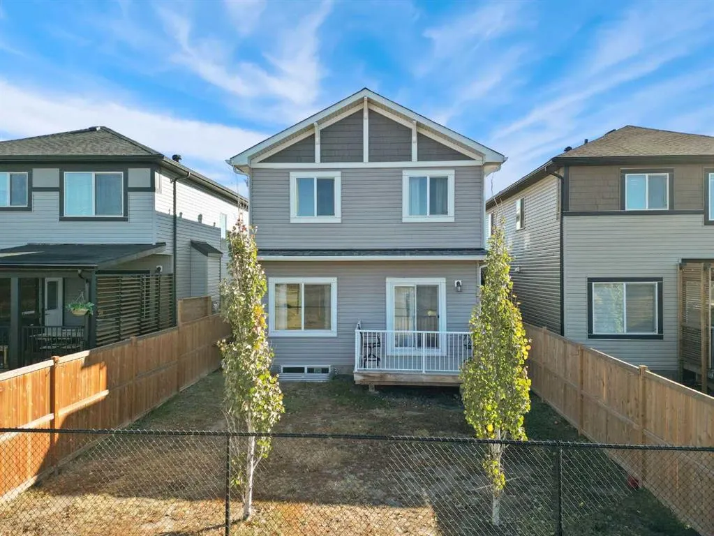 743 Edgefield Crescent