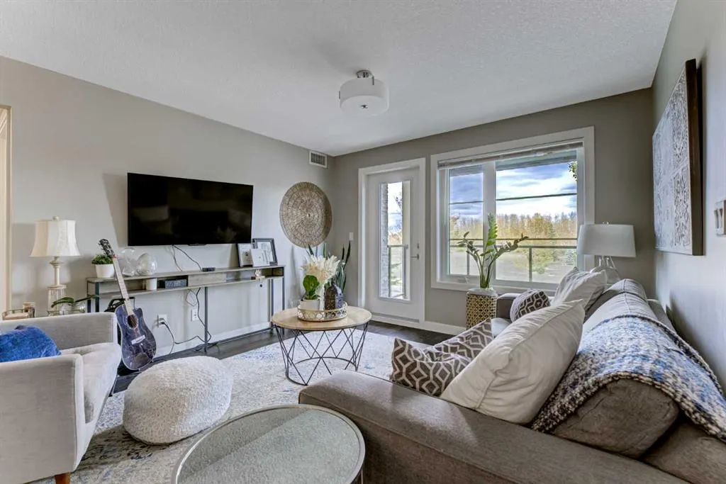 5029 Edgemont Boulevard NW, #210