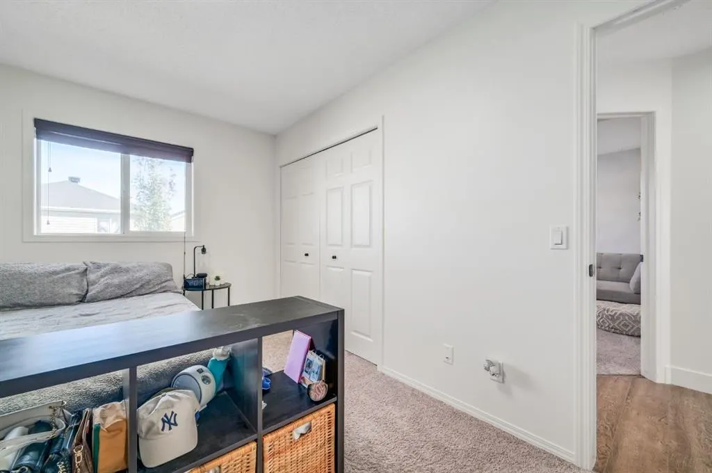 30 Royal Elm Drive NW