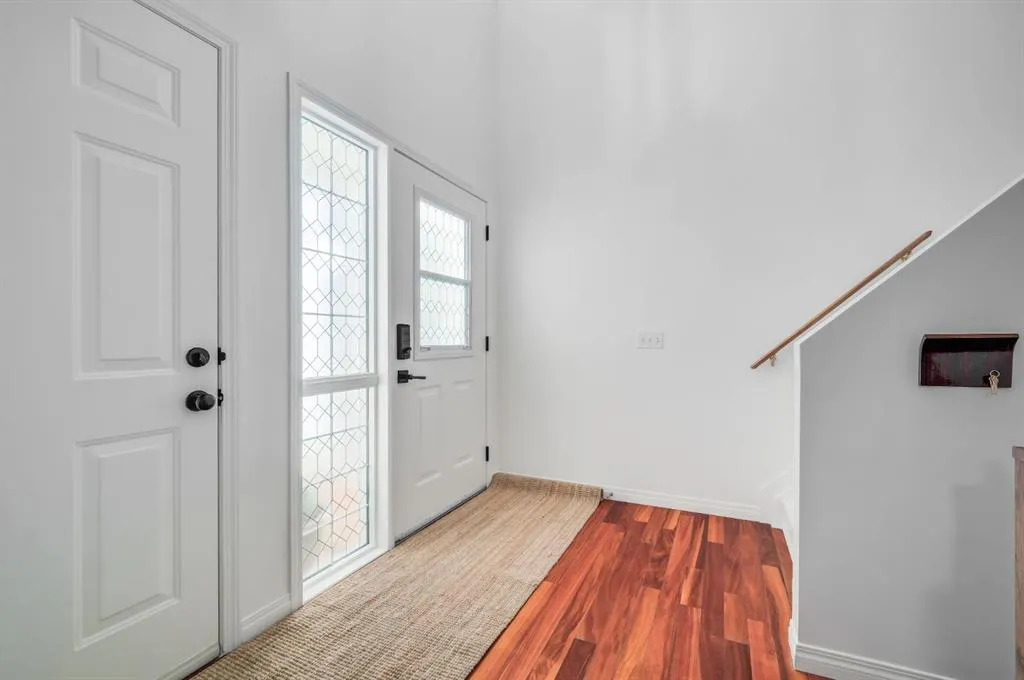 30 Royal Elm Drive NW