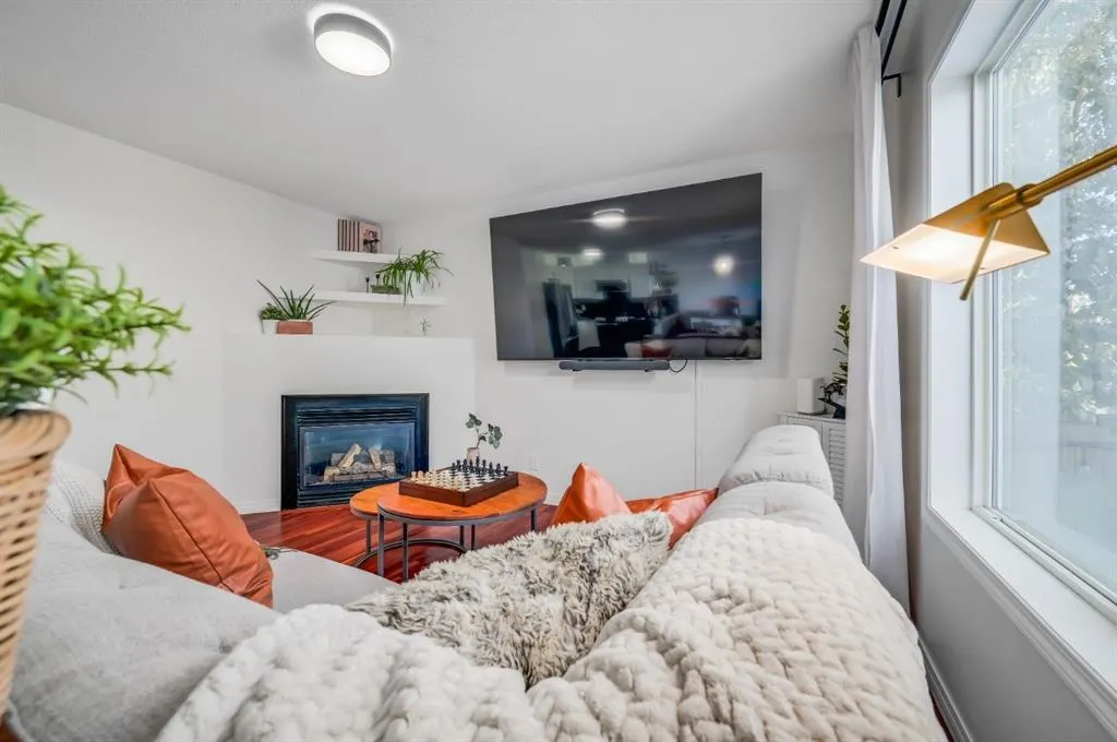 30 Royal Elm Drive NW