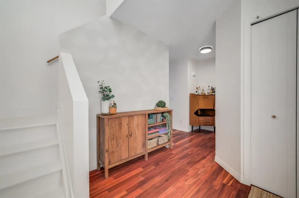 30 Royal Elm Drive NW