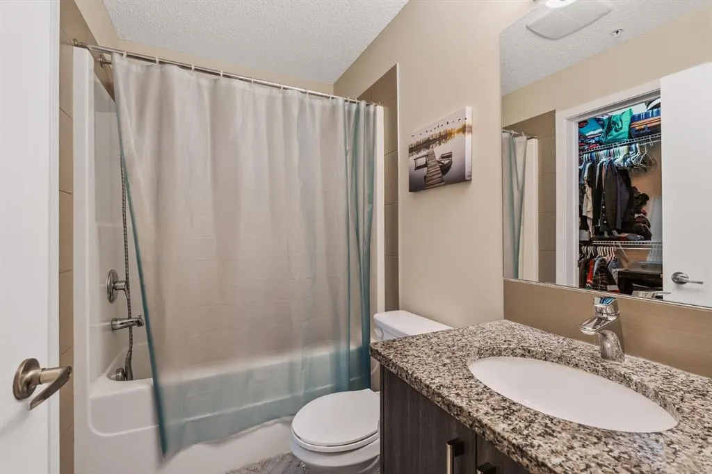402 Marquis Lane SE, #305