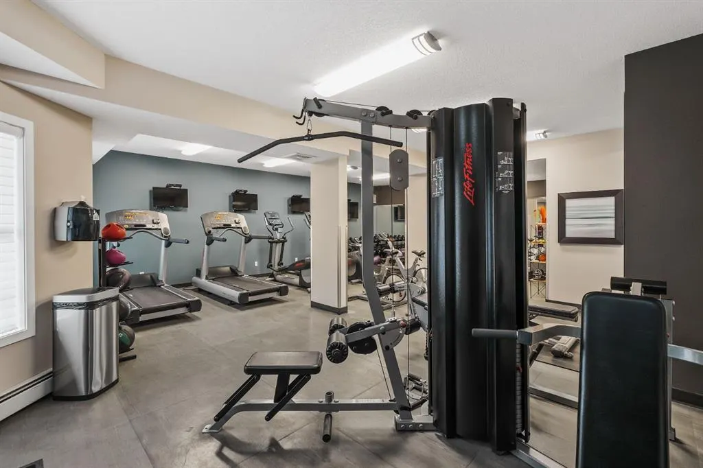 402 Marquis Lane SE, #305